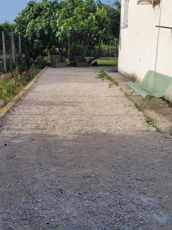 Maison individuelle 90m2 avec véranda et piscine Roquemaure  Exterior foto